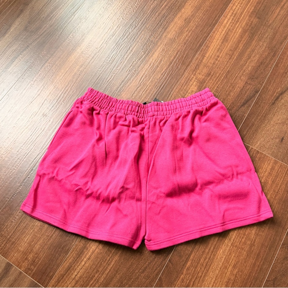 NWT PRETTYLITTLETHING Plus Hot Pink Sweat Shorts - Picture 4 of 5
